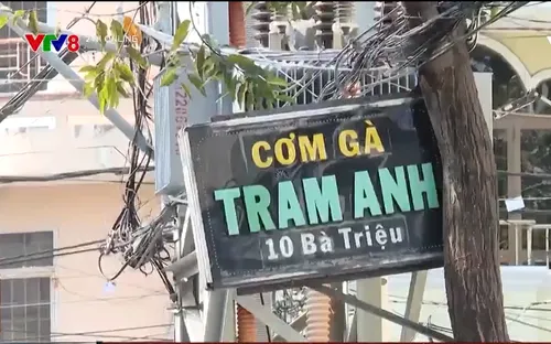 Đình chỉ quán cơm gà nghi bán đồ ăn gây ngộ độc thực phẩm hàng loạt