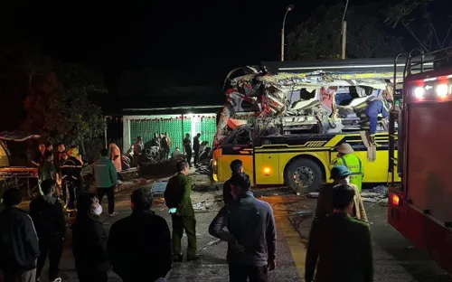 Hiện trường kinh hoàng vụ tai nạn giao thông tại Tuyên Quang làm 5 người tử vong