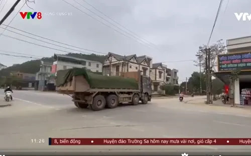 Xe quá tải tung hoành trong khu dân cư