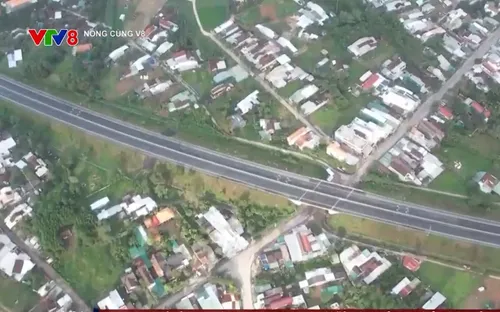 Cần xử lý dứt điểm vướng mắc mặt bằng, mỏ vật liệu, gỡ tiến độ cao tốc qua Quảng Ngãi