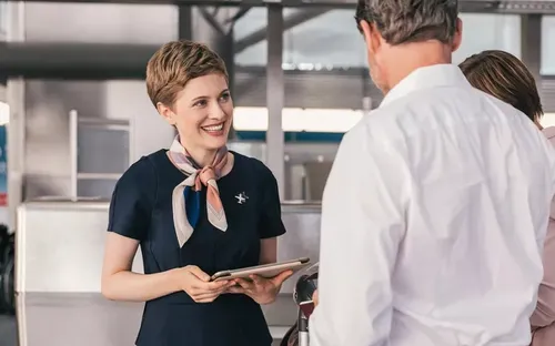 Tiếp viên hàng không thường để ý, phân tích những đặc điểm gì ở hành khách?