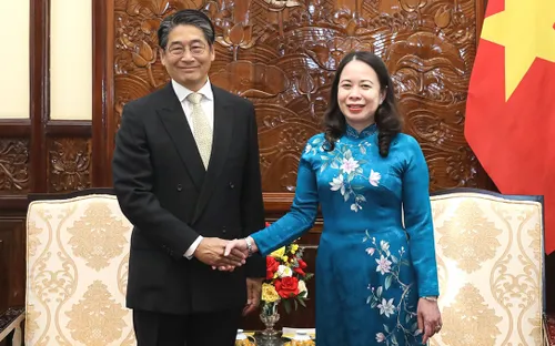 Quyền Chủ tịch nước tiếp Đại sứ Nhật Bản Ito Naoki trình Quốc thư