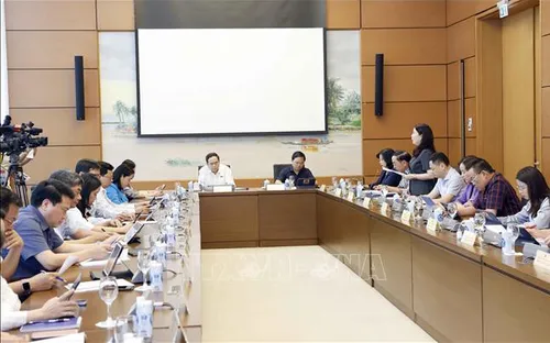 Cần quy định cụ thể về vũ khí thô sơ