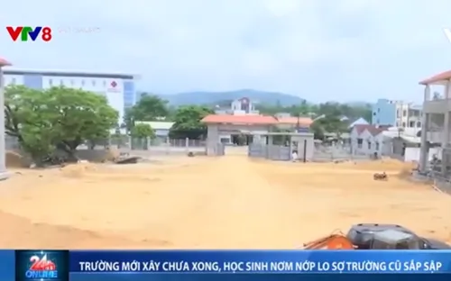 Trường mới xây mãi không xong, học sinh nơm nớp lo sợ trường cũ sập