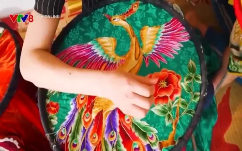 Người trẻ giữ hồn nghệ thuật pháp lam truyền thống