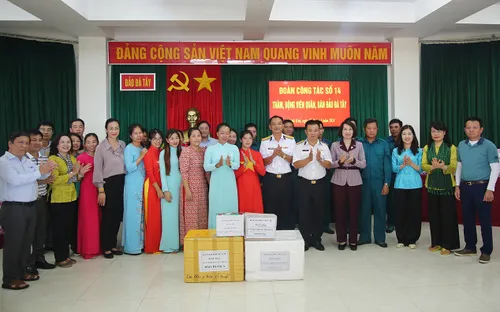 Nâng cao chất lượng khám, chữa bệnh cho quân và dân khu vực biển, đảo