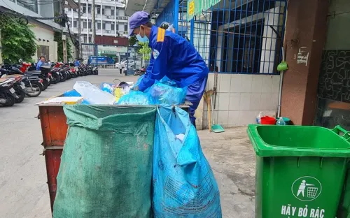 Hà Nội bắt đầu thí điểm phân loại rác tại nguồn từ hôm nay (1/6)