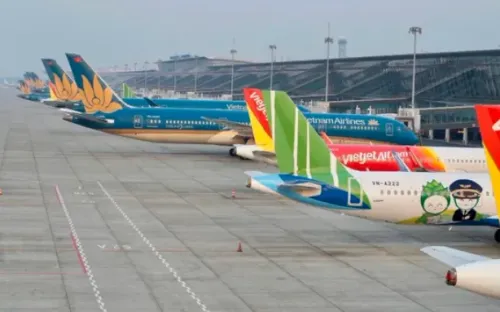 Cao điểm hè, tỷ lệ đặt chỗ trên các đường bay nội địa thấp