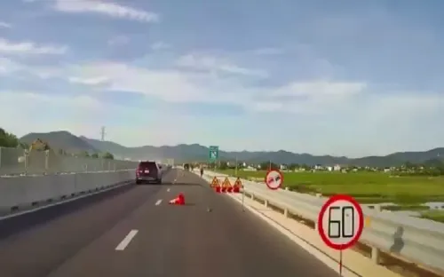 Cảnh báo an toàn lại gây mất an toàn