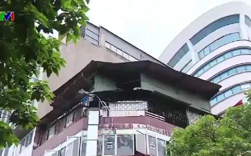 Hiểm họa cháy nổ chực chờ từ nhưng khu dân cư kiến trúc cũ, nhà cửa san sát, ngõ sâu