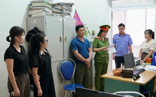 Hoà Bình: Khởi tố Phó giám đốc Trung tâm đào tạo nghề cùng 5 cán bộ cấp dưới
