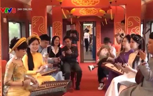 Xu hướng du lịch bằng tàu hỏa tăng cao trong mùa lễ hội