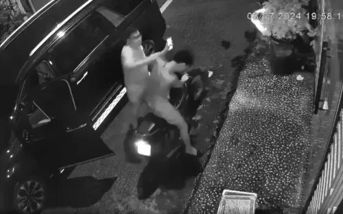 Công an triệu tập tài xế ô tô đánh tới tấp nam thanh niên ở TP Hồ Chí Minh