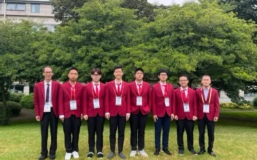 Học sinh Việt Nam giành 5 huy chương tại Olympic Toán học quốc tế 2024