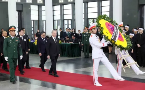 Bạn bè quốc tế, lãnh đạo các địa phương vào viếng Tổng Bí thư Nguyễn Phú Trọng