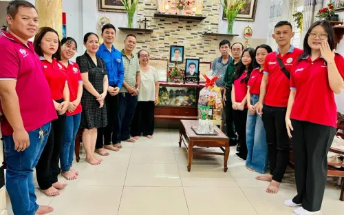 Tuổi trẻ TP Hồ Chí Minh phục hồi di ảnh Mẹ Việt Nam anh hùng và Liệt sĩ