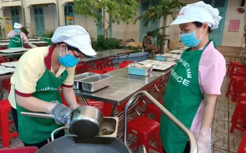 Sở Giáo dục và Đào tạo TP Hồ Chí Minh kiến nghị duy trì căng tin, bếp ăn, bãi giữ xe