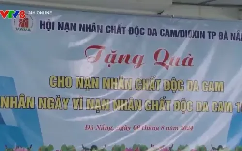 Hội Nạn nhân chất độc da cam Đà Nẵng tặng quà cho các nạn nhân