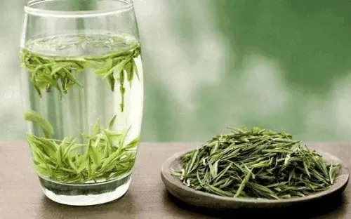 Chăm sóc da từ nước trà xanh đơn giản mà hiệu quả