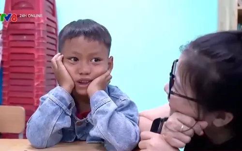 Đưa trẻ lớp 1 vùng đặc biệt khó khăn về trung tâm xã học bán trú