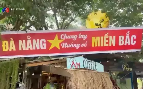 Người dân Đà Nẵng "gói yêu thương" gửi ra miền Bắc