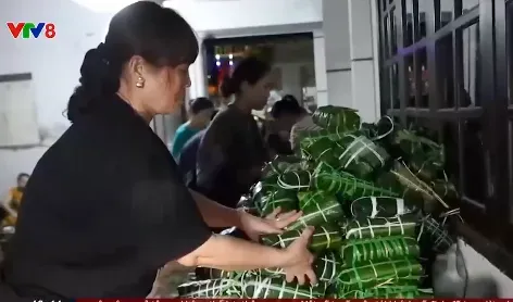 Người dân miền Trung hướng về bà con vùng lũ