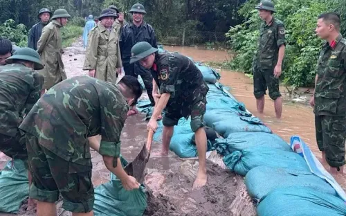 Nước lũ tràn nhiều tuyến đê bối ở Nam Định, hàng loạt khu dân cư ngập lụt