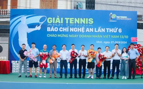 Gần 300 vận động viên tham gia Giải Tennis báo chí Nghệ An 2024