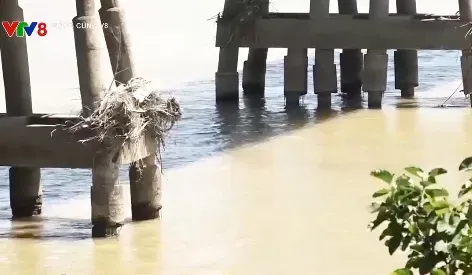 Người dân Quảng Ngãi bất an với cây cầu 60 năm tuổi