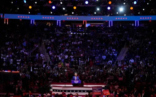 Bầu cử Mỹ: Ông Trump tổ chức vận động tại Madison Square Garden với các phát ngôn gây tranh cãi