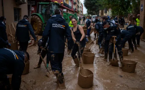 Tây Ban Nha triển khai tìm kiếm nạn nhân lũ lụt