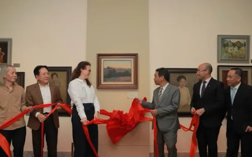 Tiếp nhận tác phẩm hội họa của Vua Hàm Nghi