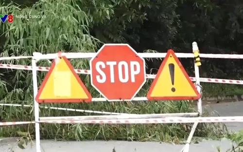 Hệ thống giao thông ở Quảng Ngãi bị thiệt hại nặng sau mưa lũ