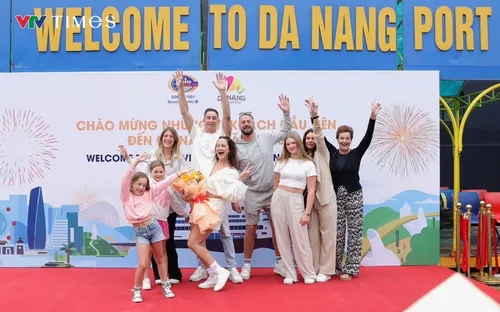 Gần 3.000 du khách đến Đà Nẵng trong ngày đầu năm mới 2025