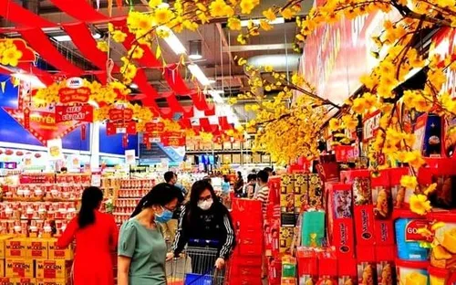 Nhu cầu mua sắm cận Tết tăng 200%
