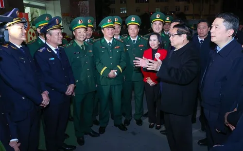 Thủ tướng động viên Bộ đội Biên phòng và các lực lượng tại biên giới