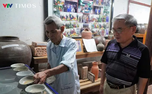 Có một làng gốm bên dòng Ngàn Sâu