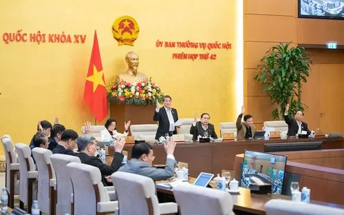 Ưu tiên vốn đầu tư công cho đường sắt tốc độ cao, năng lượng nguyên tử