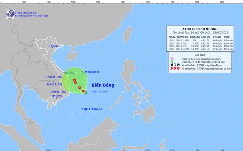 Áp thấp nhiệt đới trên Biển Đông di chuyển chậm