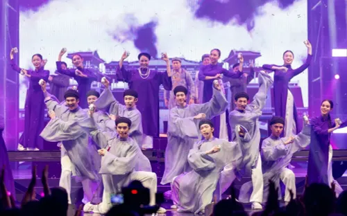 Người trẻ lan tỏa vẻ đẹp Việt qua trang phục dân tộc