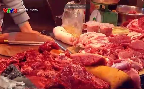 Nguồn cung giảm, giá thịt heo tăng vọt