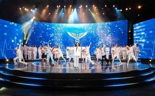 Giai điệu tự hào tháng 2: Tri ân cống hiến thầm lặng của những “chiến sĩ áo trắng”