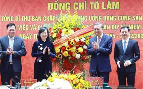 Thầy thuốc cần thể hiện trách nhiệm với cộng đồng và xã hội để thực sự là "Mẹ hiền"