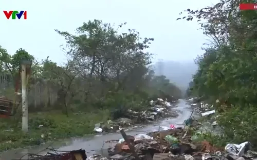 Huế: Đổ rác bừa bãi gây ô nhiễm “thành phố xanh”