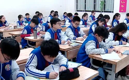 Tác động tích cực từ miễn học phí công lập