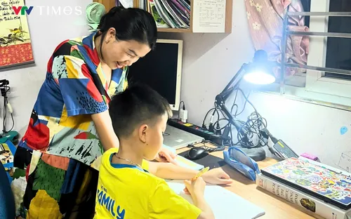 Niềm hạnh phúc khi con trẻ được miễn học phí