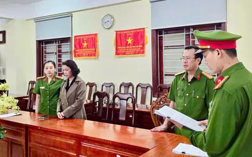 Lâm Đồng: Bắt tạm giam 2 nhân viên y tế trục lợi bảo hiểm