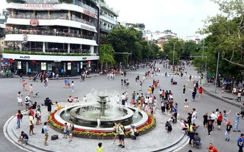 Điều chỉnh thời gian hoạt động của không gian đi bộ hồ Hoàn Kiếm