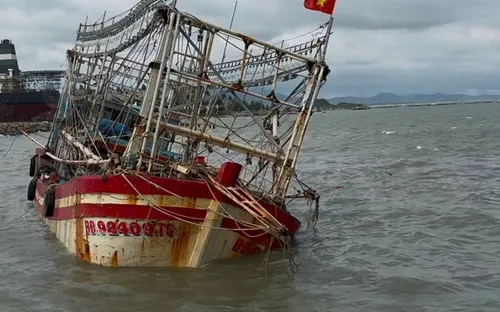3 tàu cá gặp nạn trên biển Quảng Ngãi, 1 ngư dân mất tích