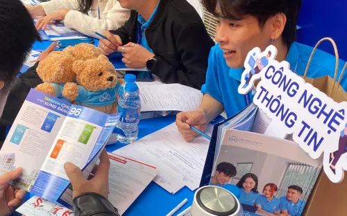 Tuyển sinh đại học 2025: Xu hướng chọn ngành nghề trước tác động của AI